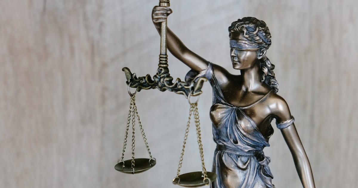 Lady Justice statue representing Australian intestacy and succession laws